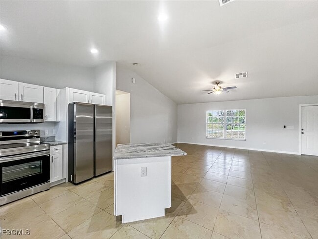 Building Photo - 210 Manatee St