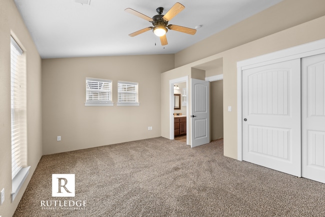 Building Photo - Gorgeous Townhome in Historic Jacksonville / 2 Master Suites