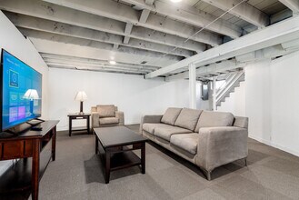 Building Photo - 660 Graham Rd