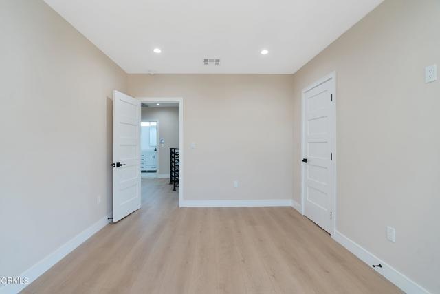 Building Photo - 1206 Tamarind Ave
