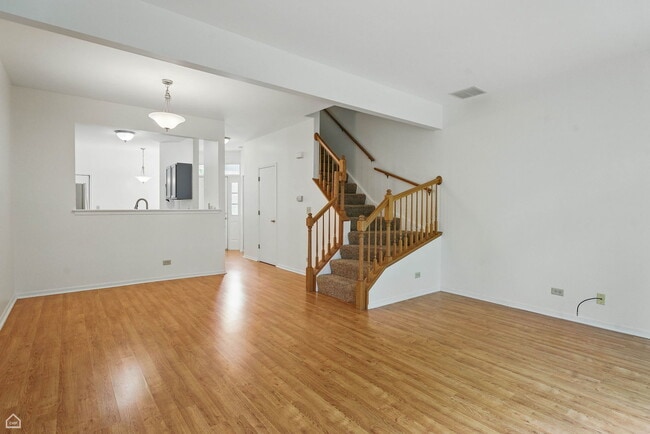 Building Photo - 2052 Waverly Ln