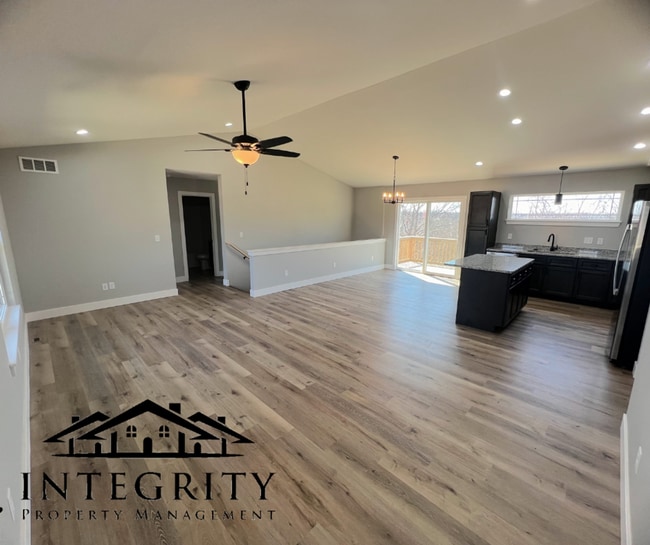 Building Photo - Newly Built Modern Style Single Family Home!