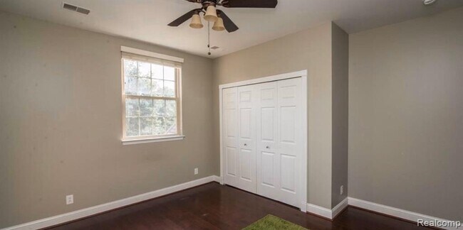 Building Photo - 41475 Copper Creek Dr
