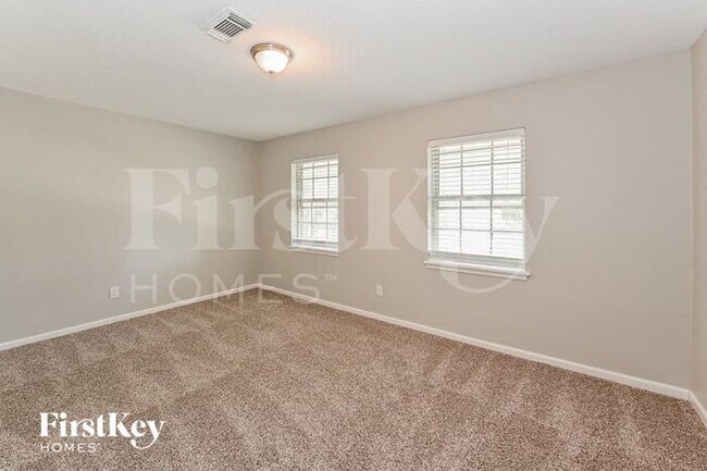 Building Photo - 1022 Romaine Ln