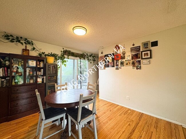 Building Photo - 311 Prospect Dr SW