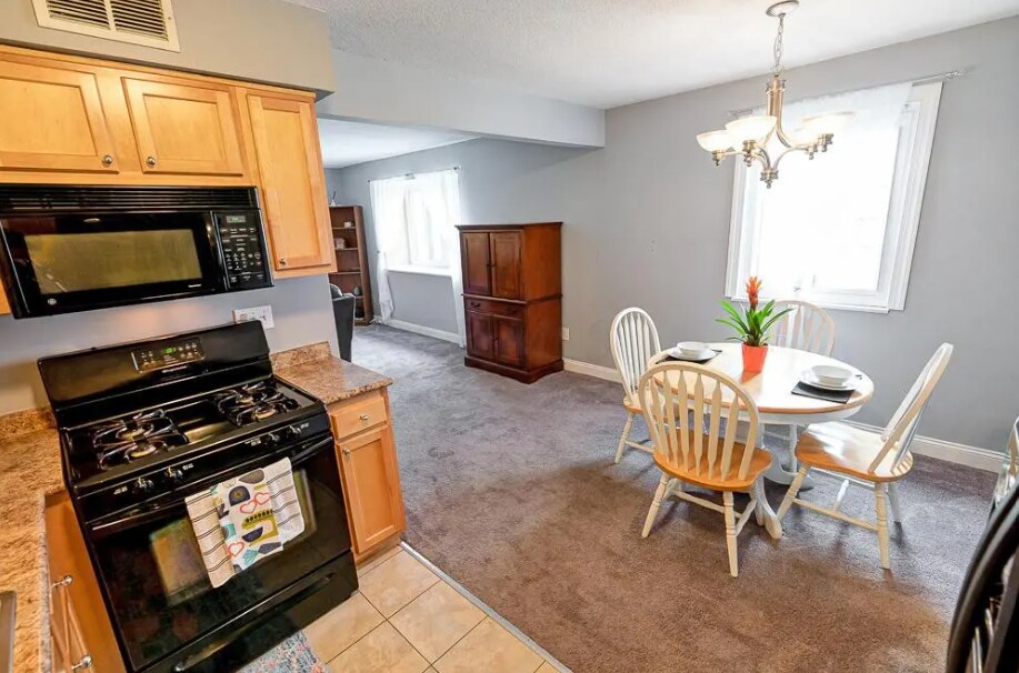 Kitchen - 4819 Middletowne St