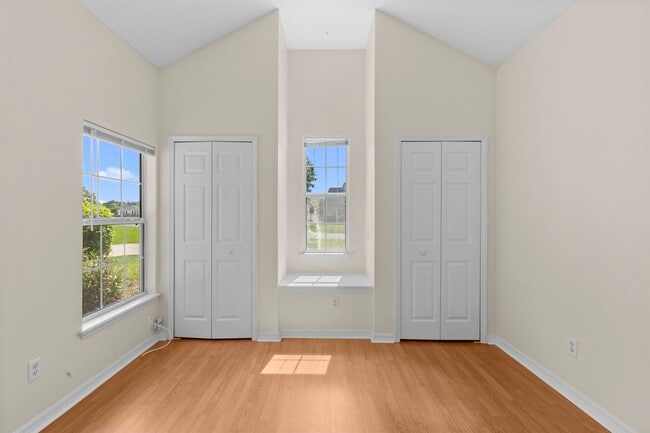 Building Photo - 289 N Churchill Dr