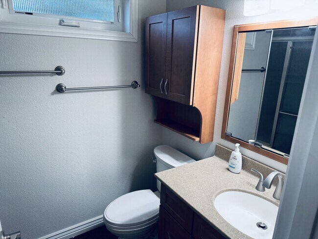 Building Photo - 211 Iowa St