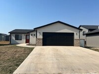 Building Photo - 671 Eagle Ct