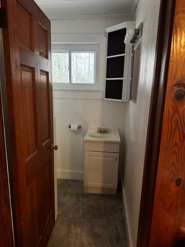 Building Photo - 215 Clark Rd