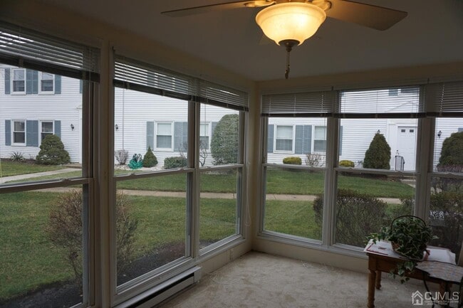 Building Photo - 493 Somerset Ln