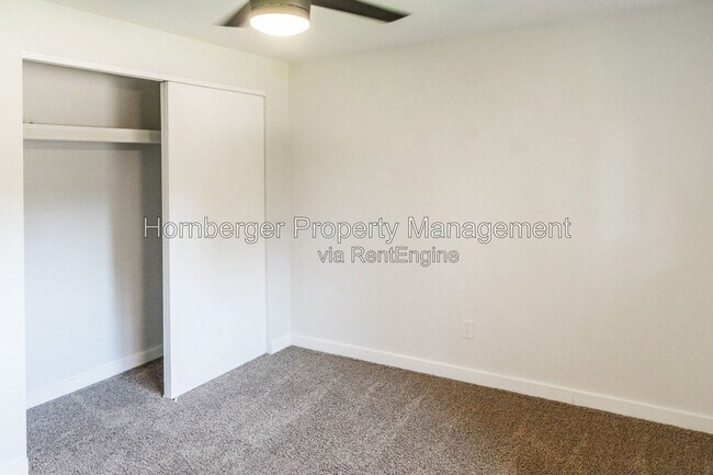 Building Photo - 3917 S Johnson St
