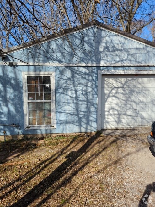 Building Photo - 621 Murray Rd NW