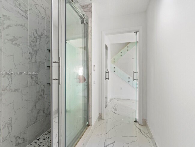 Building Photo - 16544 SW 68th Terrace