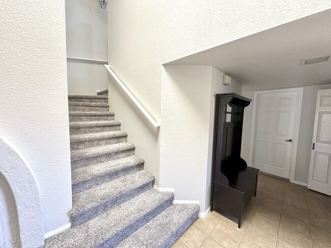Building Photo - 15880 Avenida Villaha