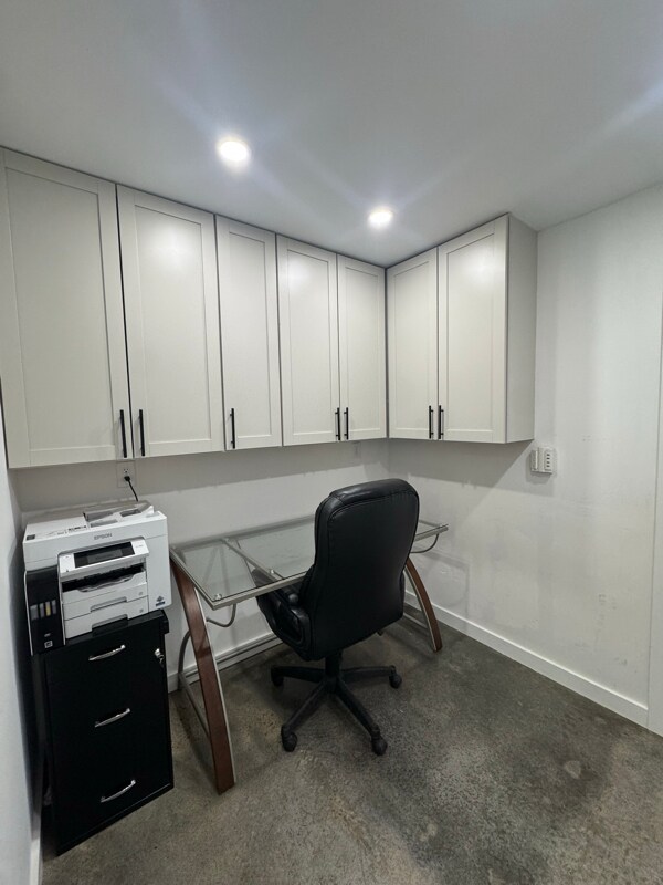 Building Photo - 869 Starr Hill Rd