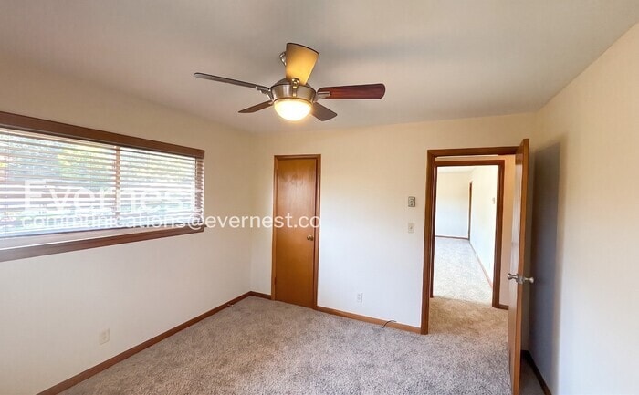 Building Photo - 1407 Cloverdale Cir