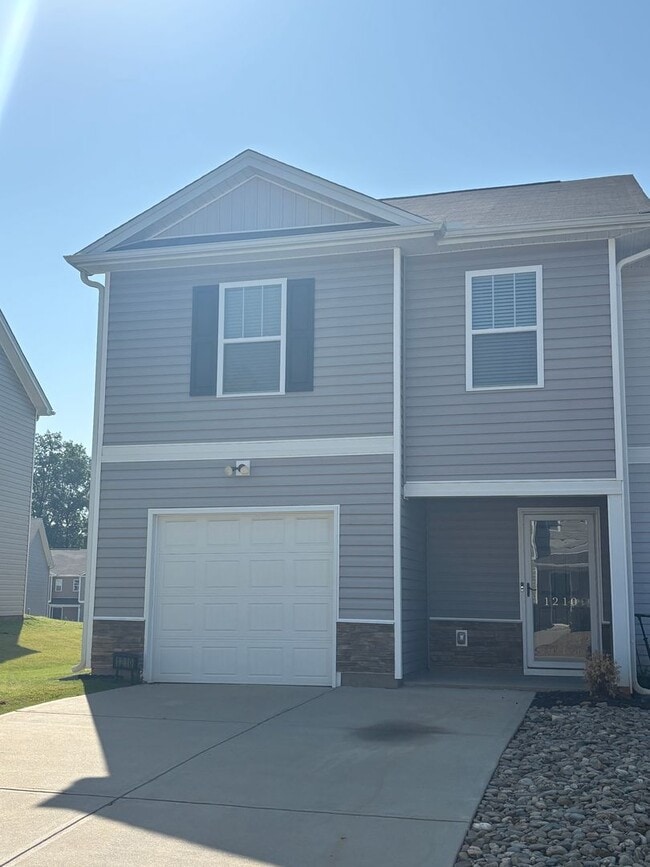 Building Photo - 1210 N Norwhich Ln