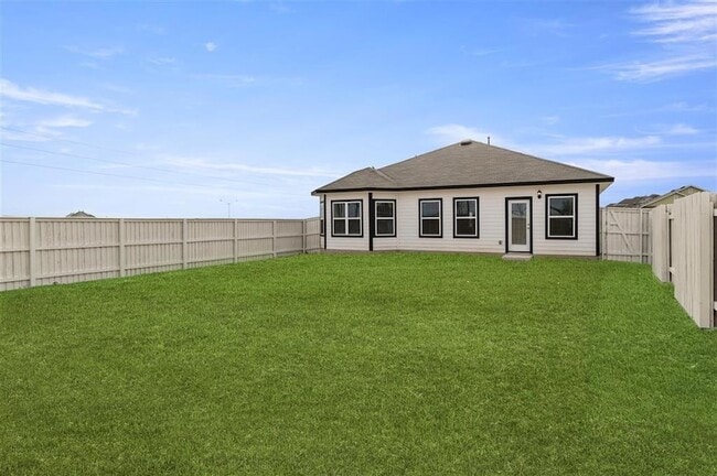 Building Photo - 195 Hortus Dr