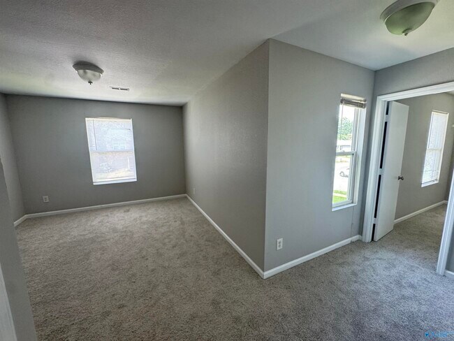 Building Photo - 227 Farmington Dr