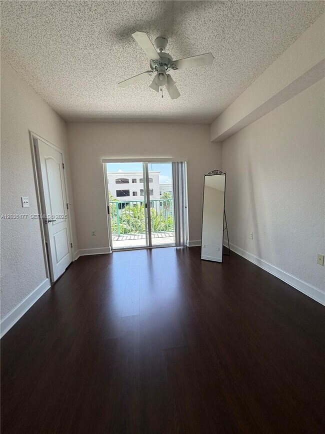Building Photo - 6001 SW 70th St
