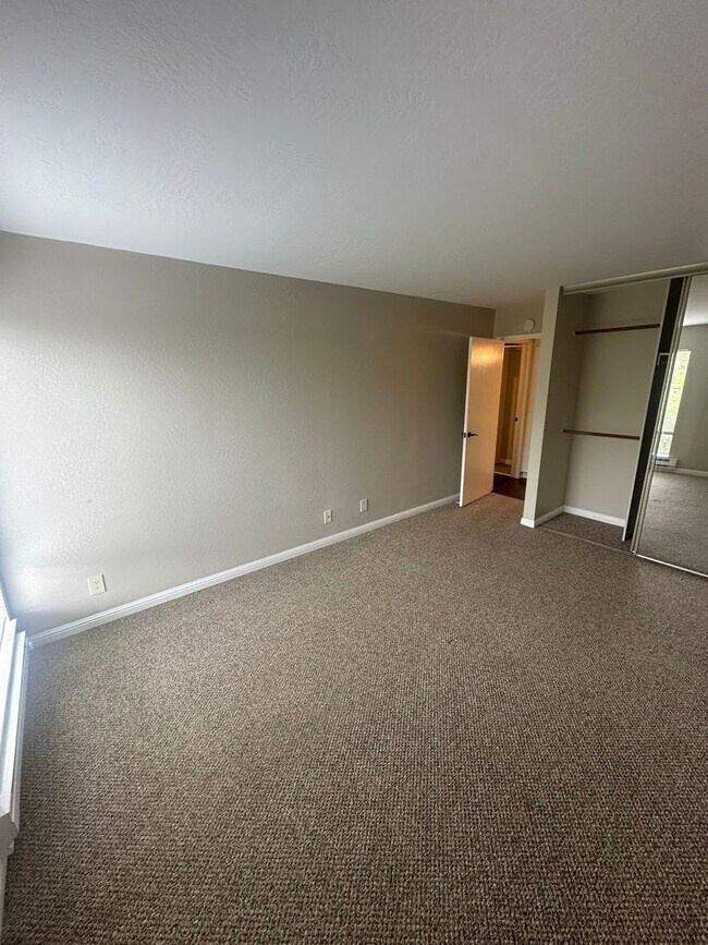 Building Photo - Watergate One Bedroom