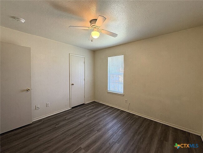Building Photo - 5709 Redstone Dr