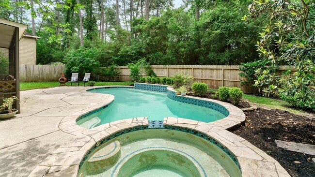 Building Photo - 39 Sylvan Forest Dr