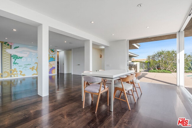 Building Photo - 686 Enchanted Way