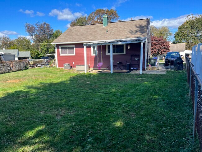 Building Photo - 207 Cumberland Dr