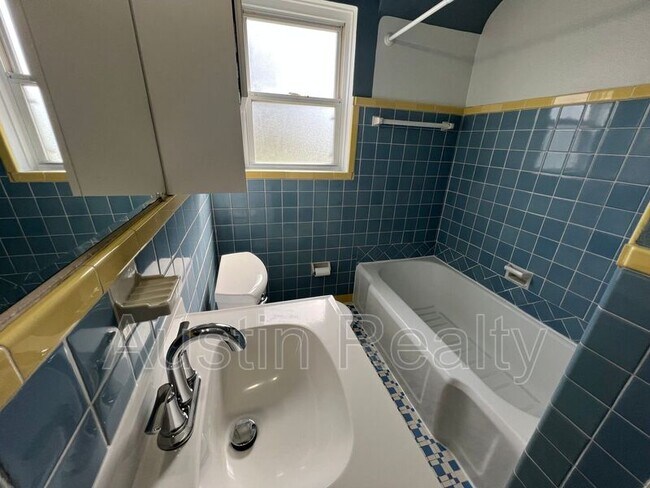 Building Photo - 2820 Ashby Rd