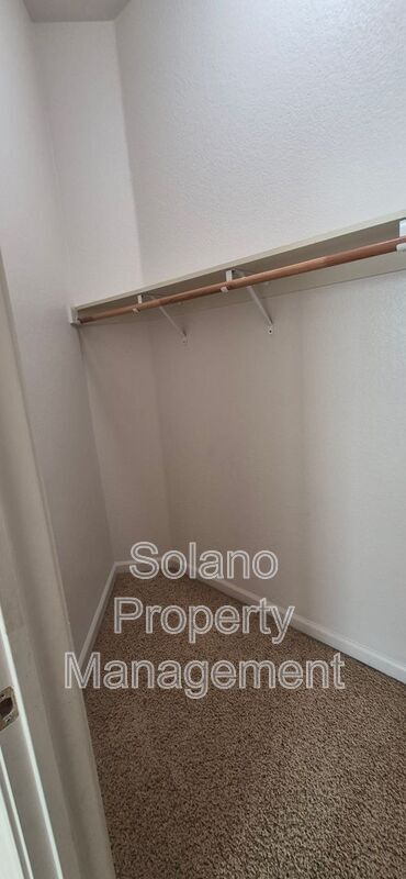 Building Photo - 1085 Crystal Springs Dr