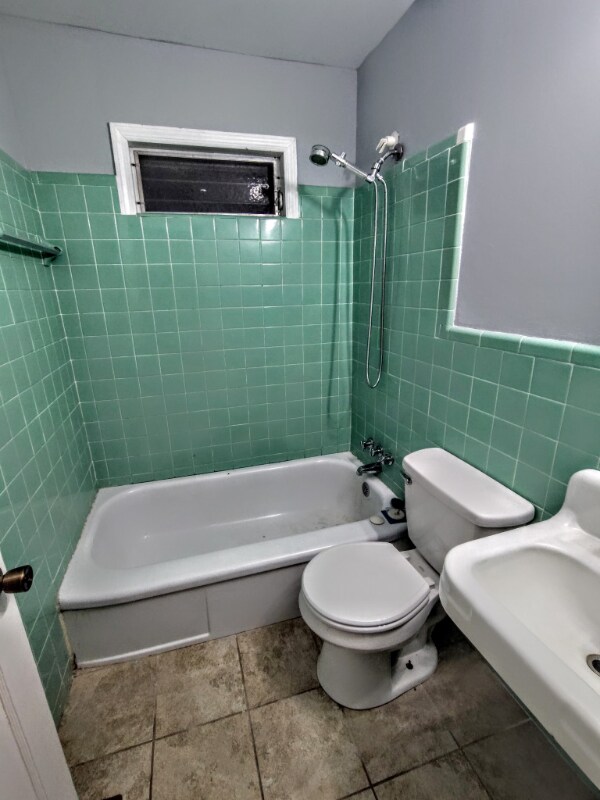 Building Photo - 100 Willow Ave