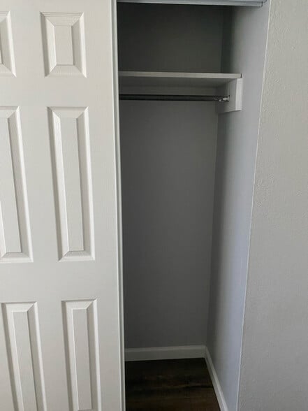 Building Photo - 10529 Keuka Dr