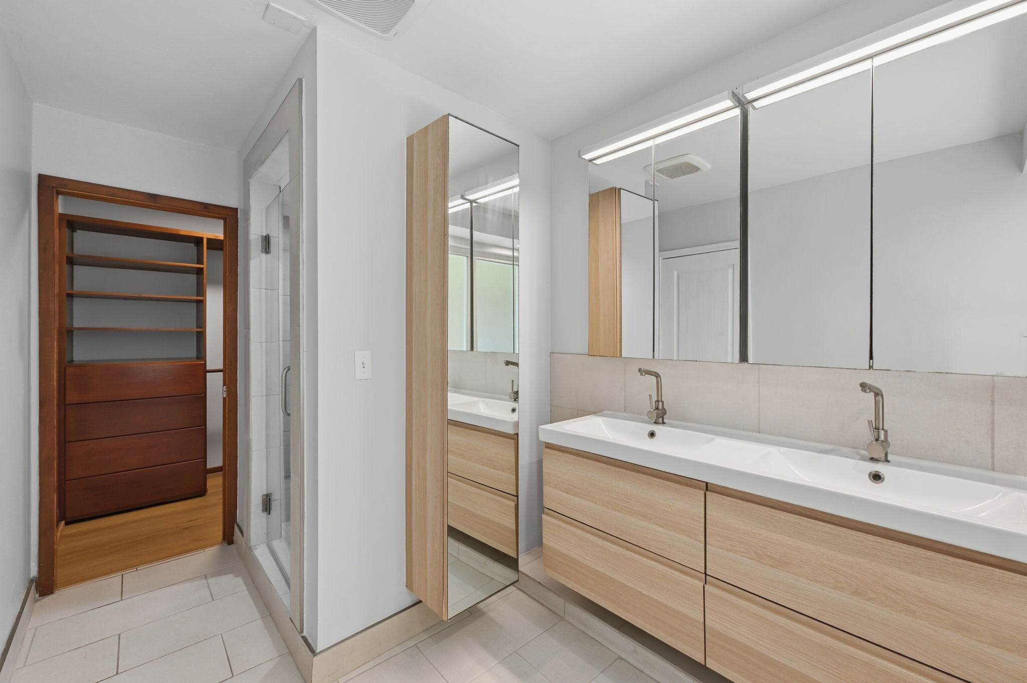 Building Photo - 2553 Via Merano