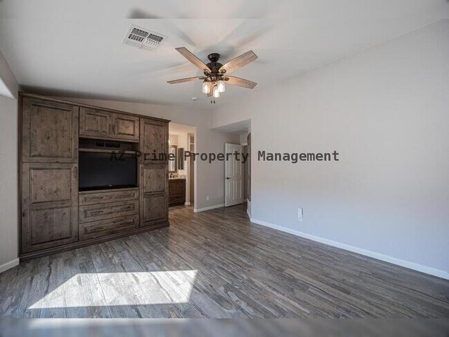 Building Photo - 1633 E Beautiful Ln