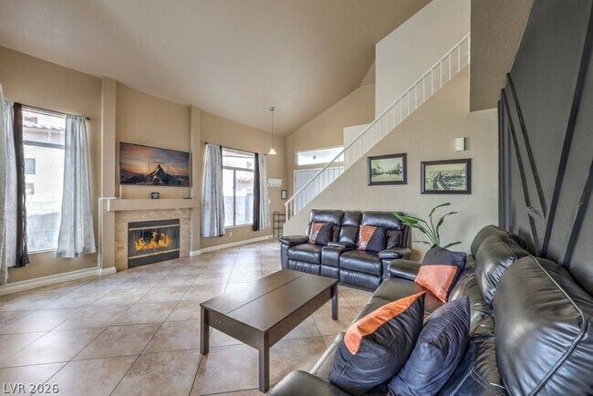 Building Photo - 1918 Pintura Cir