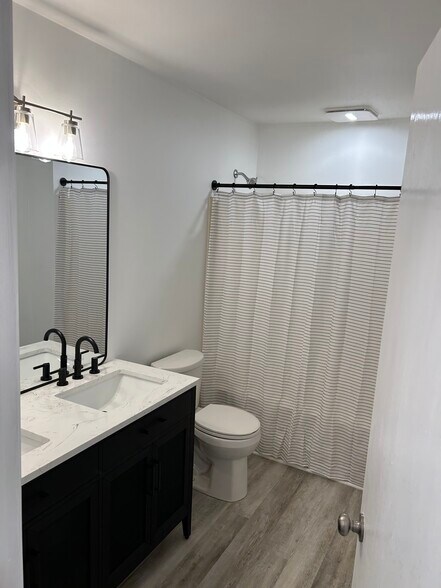 Building Photo - 133 Delancy Pl