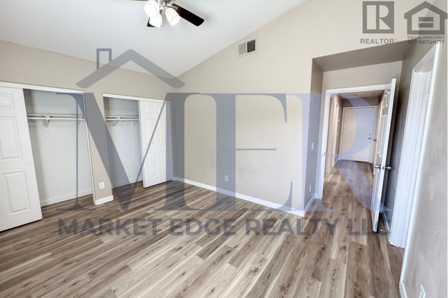 Building Photo - 3Bed/2Bath Home at Broadway/16th St! Ready for Immediate Move-In!--NO HOA!