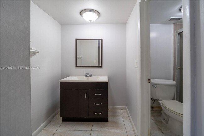 Building Photo - 3100 Riverside Dr