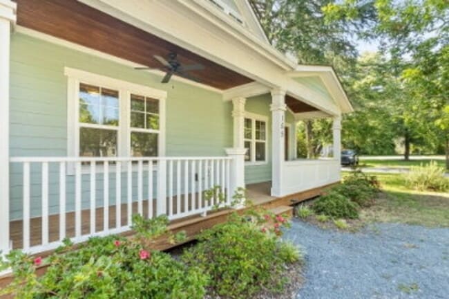 Building Photo - 155 Piney Ln