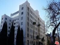 Building Photo - 570 N Rossmore Ave