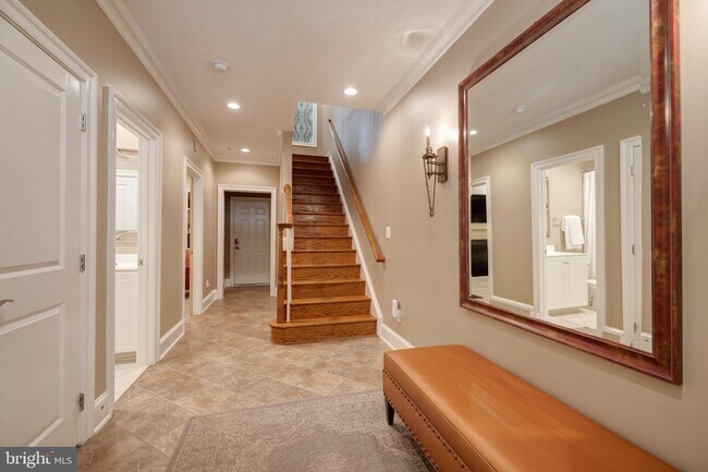 Primary Photo - 712 Bracey Ln