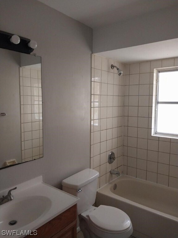 Building Photo - 9173 Seville Rd