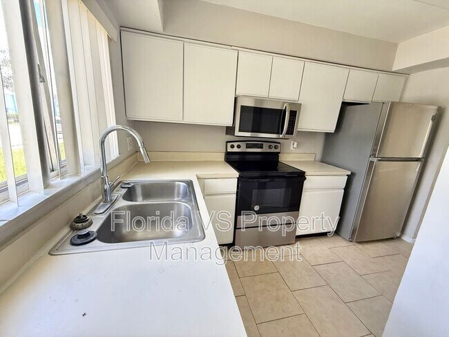 Building Photo - 206 Watts Ln