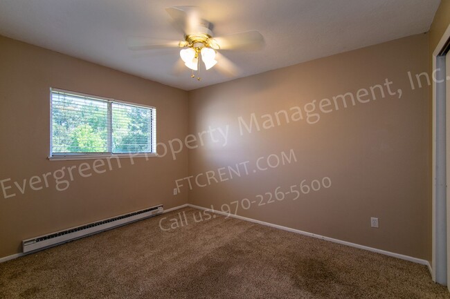 Building Photo - Great 2 bed 1 bath Condo in a Great Location!