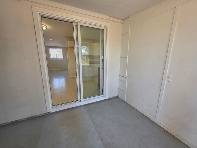 Building Photo - Move In Ready 3 Bedroom Home!