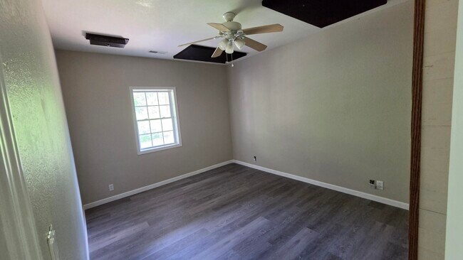 Building Photo - 5205 Mexico Gravel Rd