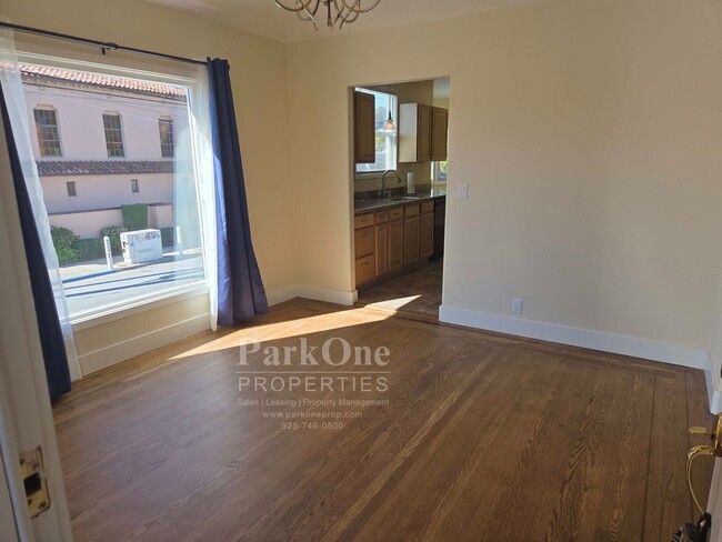 Building Photo - Great 4 Bedroom Home in the Heart of Albany!