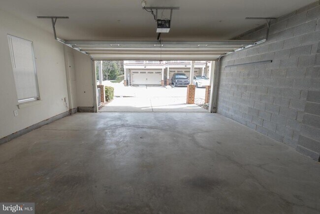 Building Photo - 4815 Portsmouth Rd